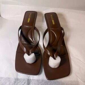 Fashion Nova Kitten Heeled Thongs Sandals Brown Size 11
